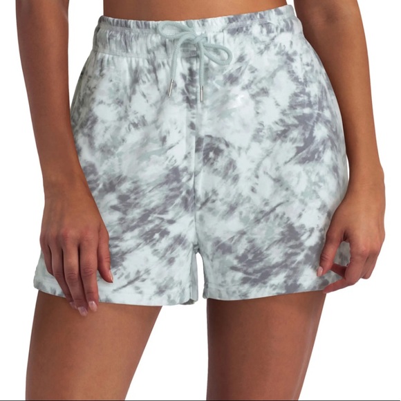 $78 NWT H Halston Studio drawstring shorts sz Large - Picture 1 of 3